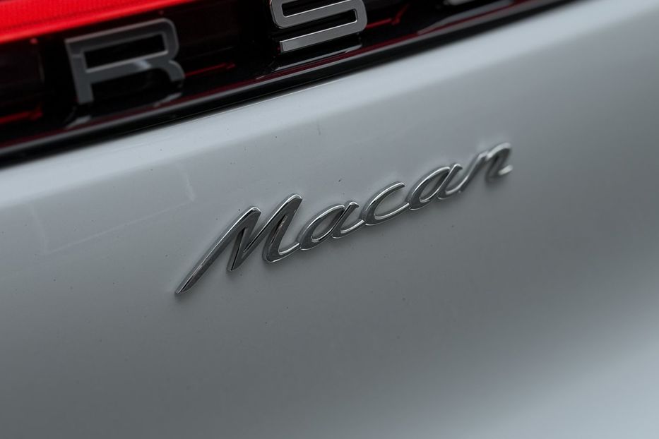 Продам Porsche Macan 2.0 PDK 2023 года в Киеве