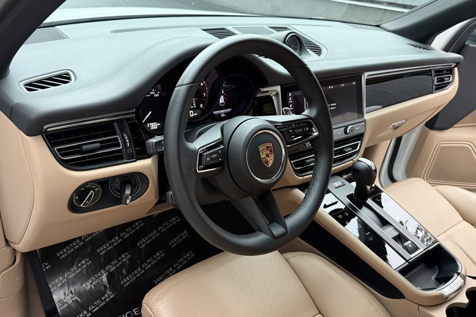 Продам Porsche Macan 2.0 PDK 2023 года в Киеве