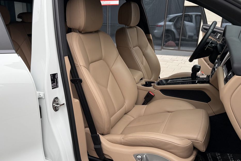 Продам Porsche Macan 2.0 PDK 2023 года в Киеве