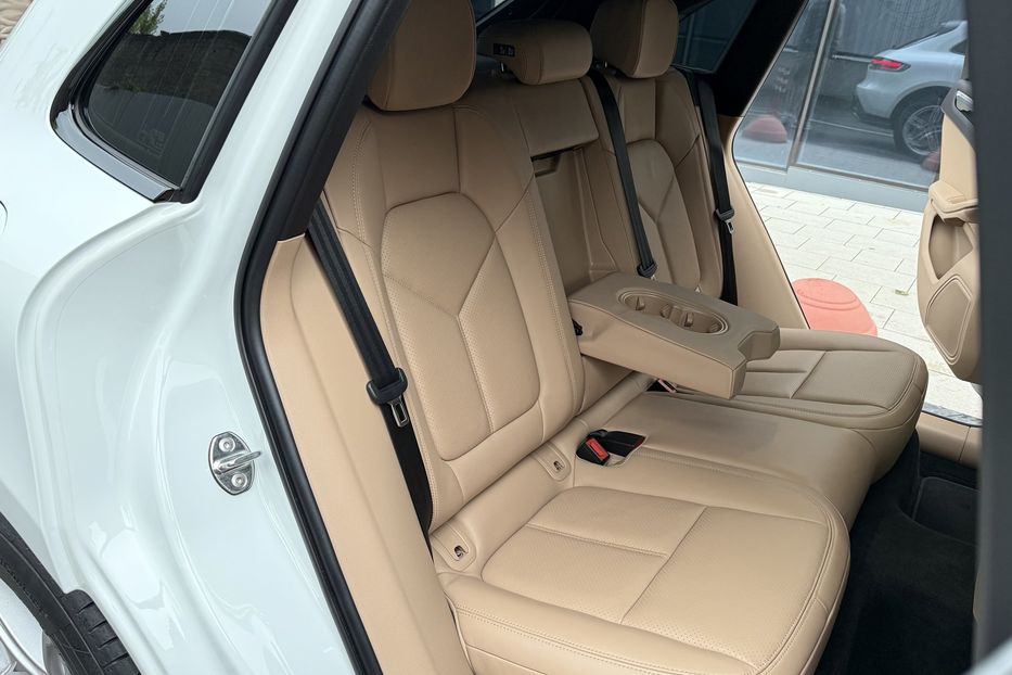 Продам Porsche Macan 2.0 PDK 2023 года в Киеве