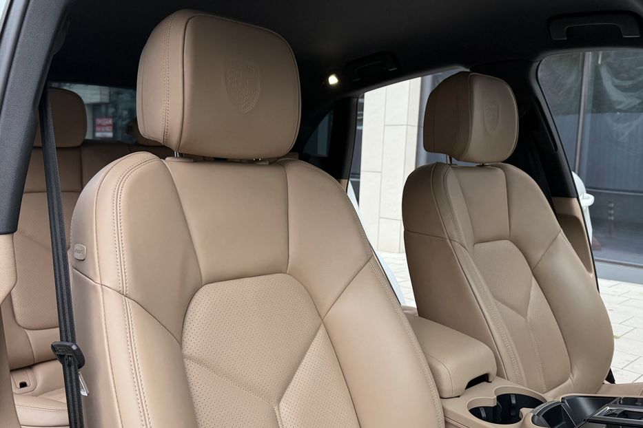 Продам Porsche Macan 2.0 PDK 2023 года в Киеве