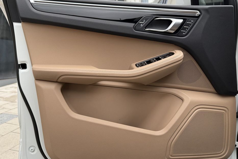 Продам Porsche Macan 2.0 PDK 2023 года в Киеве