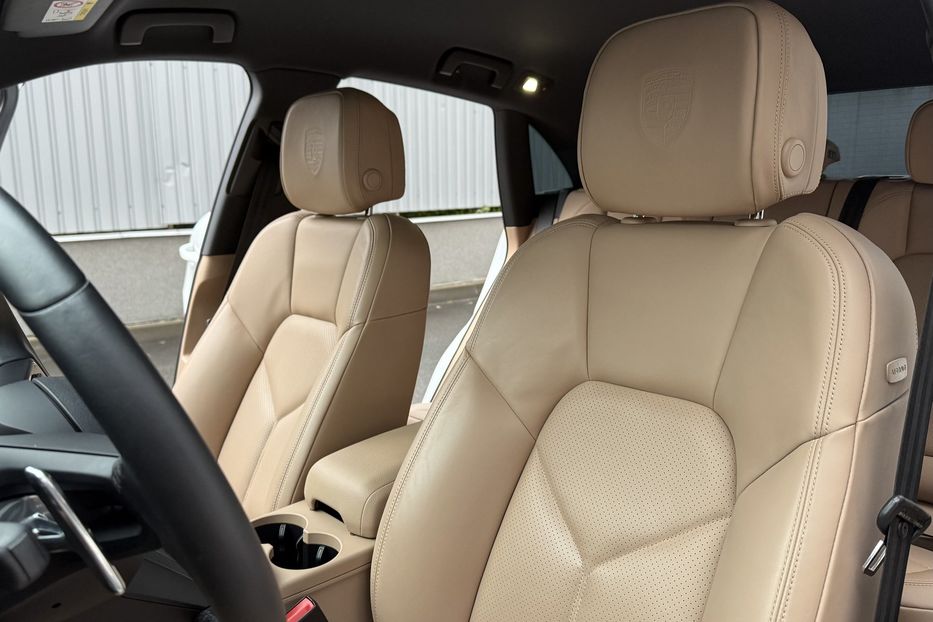 Продам Porsche Macan 2.0 PDK 2023 года в Киеве