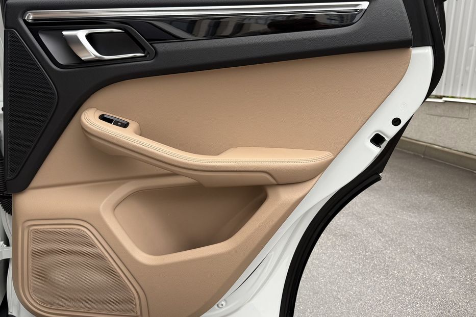 Продам Porsche Macan 2.0 PDK 2023 года в Киеве