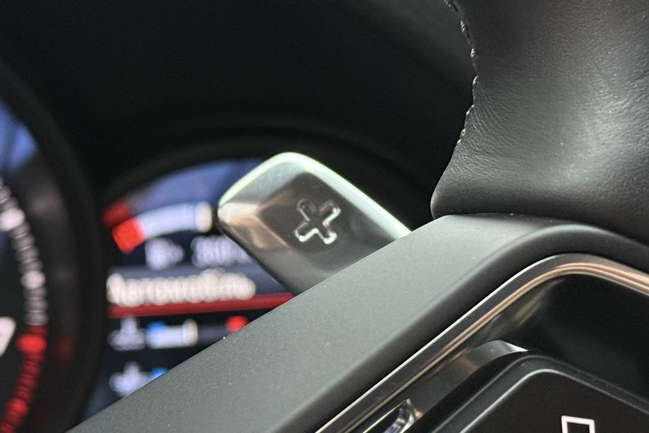 Продам Porsche Macan 2.0 PDK 2023 года в Киеве