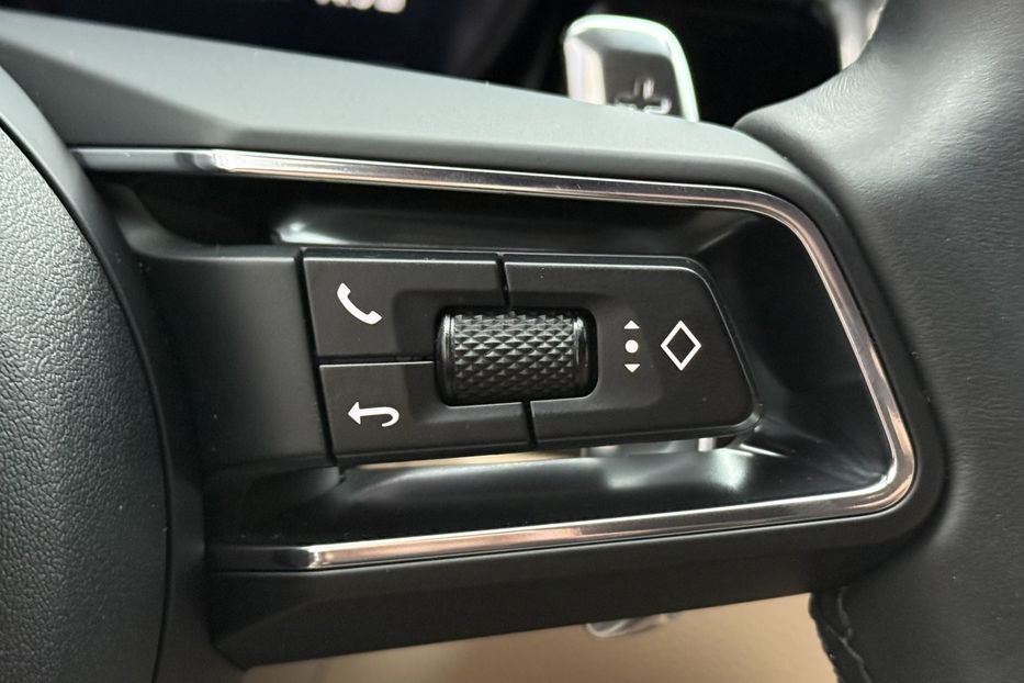 Продам Porsche Macan 2.0 PDK 2023 года в Киеве