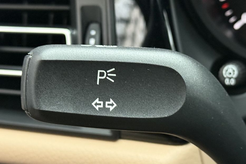 Продам Porsche Macan 2.0 PDK 2023 года в Киеве