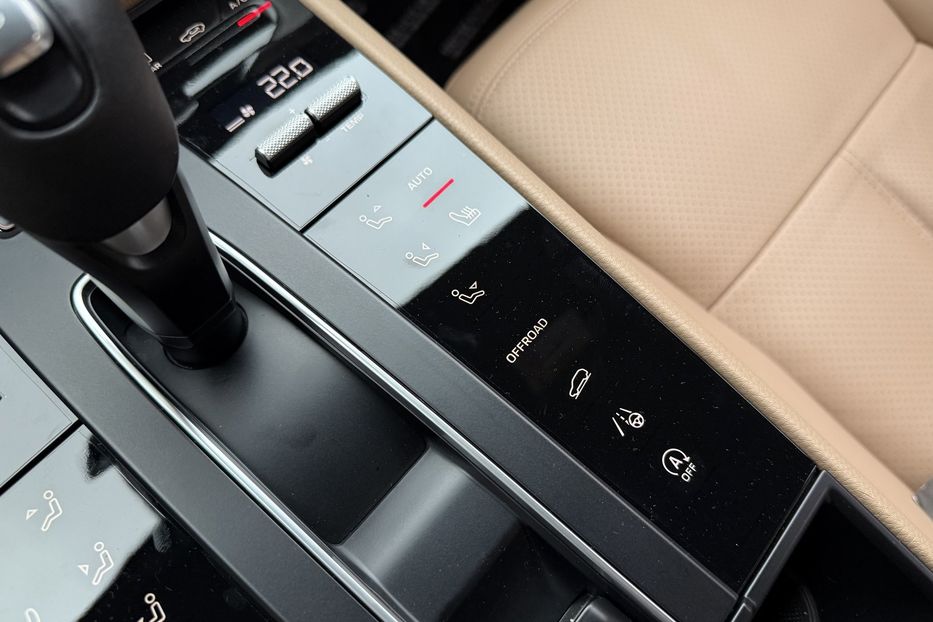 Продам Porsche Macan 2.0 PDK 2023 года в Киеве