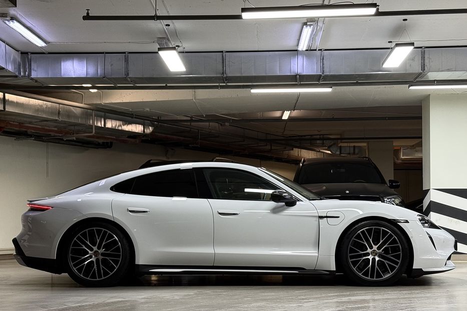 Продам Porsche Taycan Turbo 2021 года в Киеве