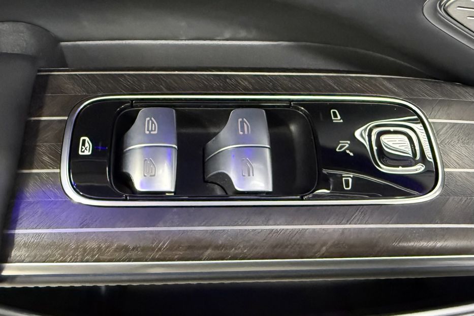 Продам Mercedes-Benz Maybach EQS SUV 680 Night Series 2024 года в Киеве