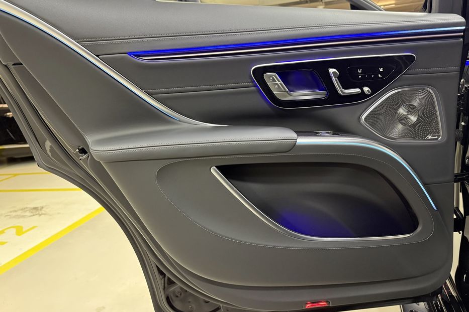 Продам Mercedes-Benz Maybach EQS SUV 680 Night Series 2024 года в Киеве