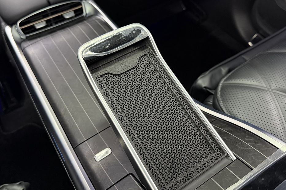 Продам Mercedes-Benz Maybach EQS SUV 680 Night Series 2024 года в Киеве