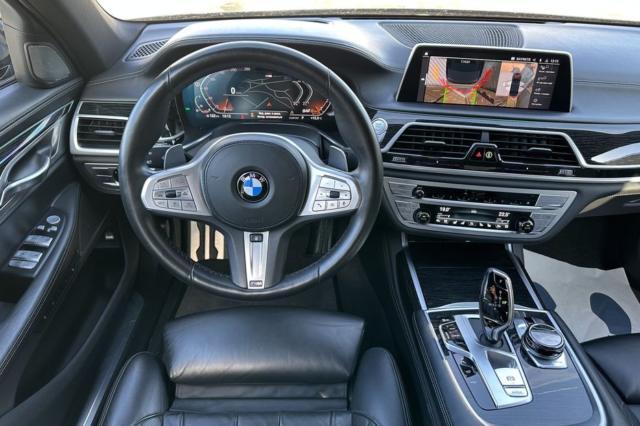Продам BMW 750 Xdrive M-paket 2019 года в Киеве
