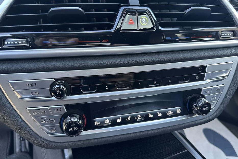 Продам BMW 750 Xdrive M-paket 2019 года в Киеве