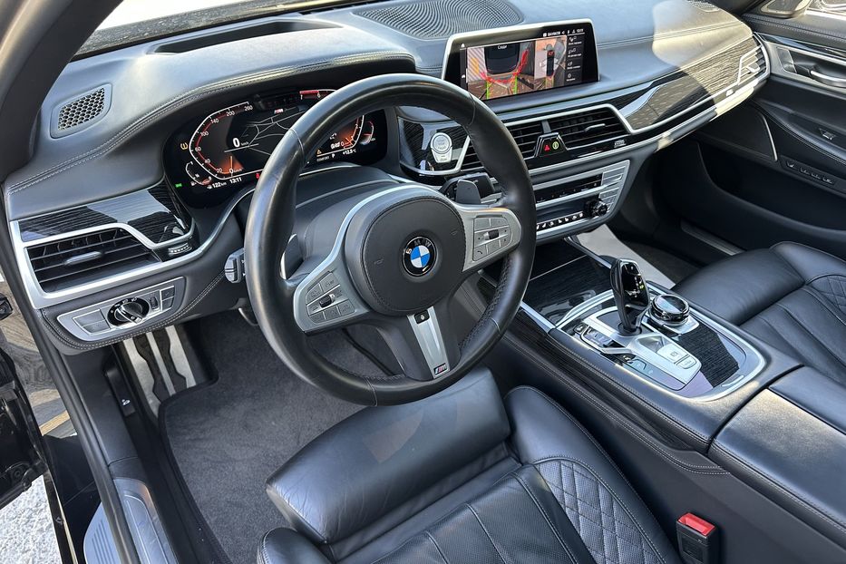 Продам BMW 750 Xdrive M-paket 2019 года в Киеве