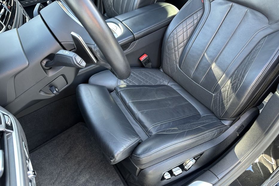 Продам BMW 750 Xdrive M-paket 2019 года в Киеве