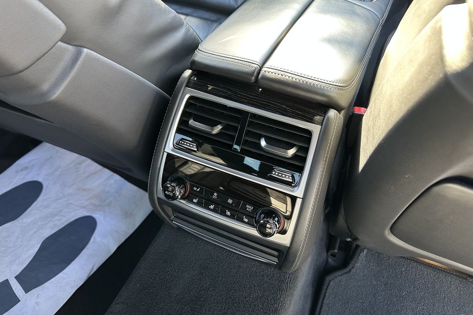 Продам BMW 750 Xdrive M-paket 2019 года в Киеве