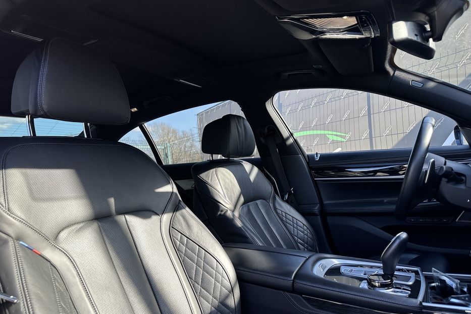 Продам BMW 750 Xdrive M-paket 2019 года в Киеве