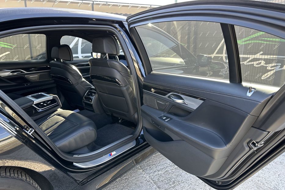 Продам BMW 750 Xdrive M-paket 2019 года в Киеве