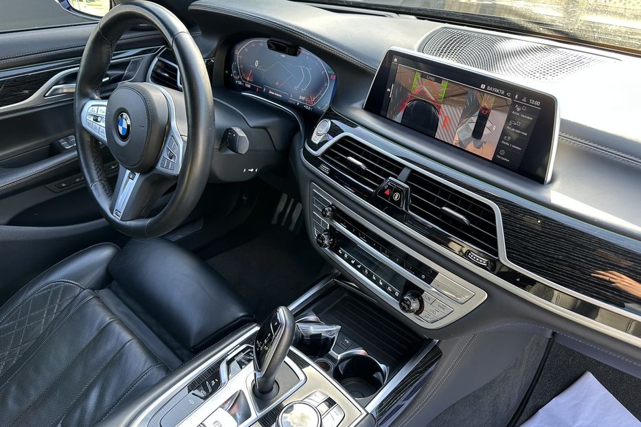Продам BMW 750 Xdrive M-paket 2019 года в Киеве