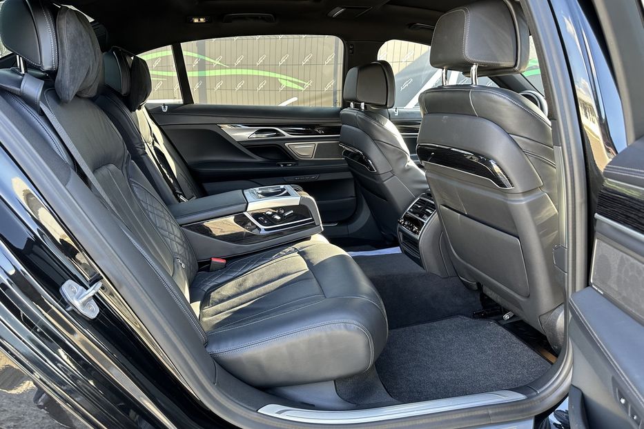 Продам BMW 750 Xdrive M-paket 2019 года в Киеве