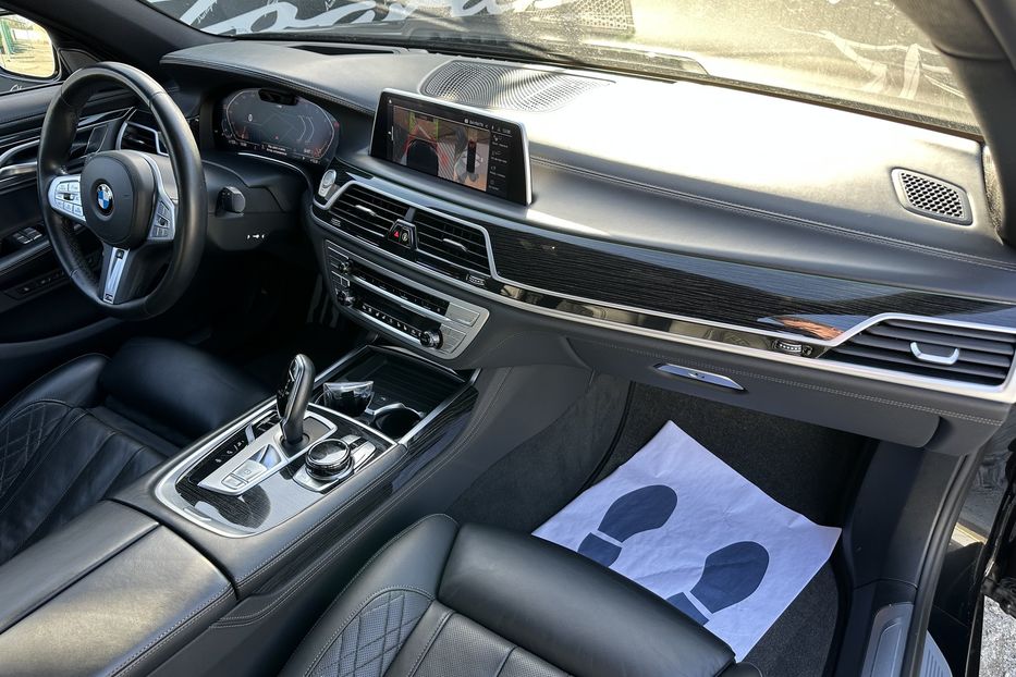 Продам BMW 750 Xdrive M-paket 2019 года в Киеве
