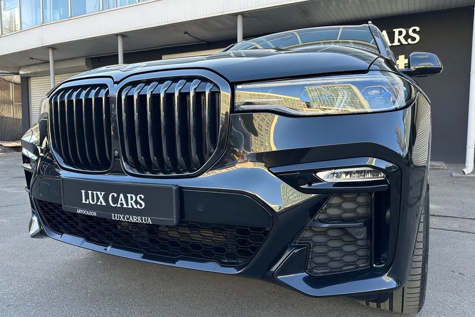 Продам BMW X7 M50i  2022 года в Киеве