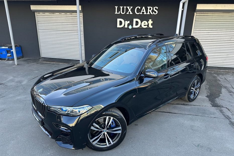 Продам BMW X7 M50i  2022 года в Киеве