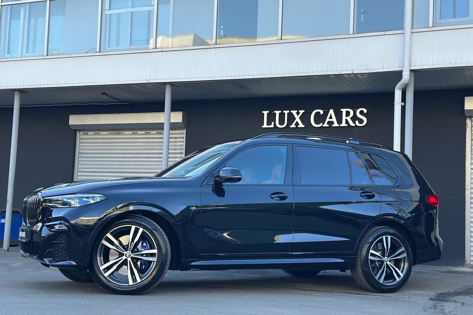 Продам BMW X7 M50i  2022 года в Киеве