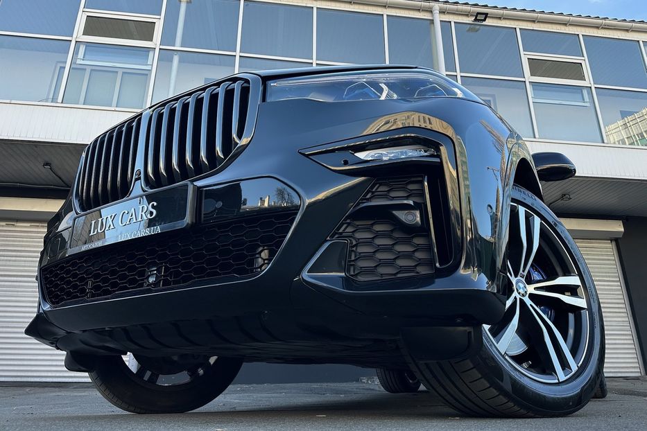 Продам BMW X7 M50i  2022 года в Киеве