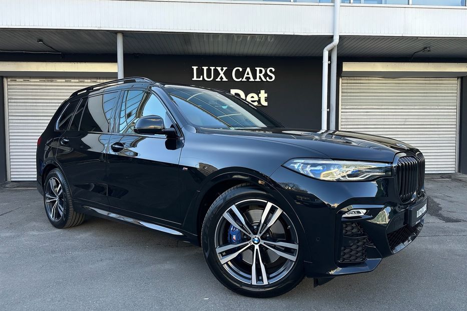Продам BMW X7 M50i  2022 года в Киеве