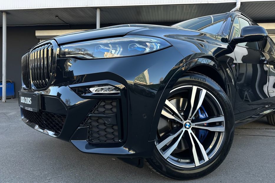 Продам BMW X7 M50i  2022 года в Киеве