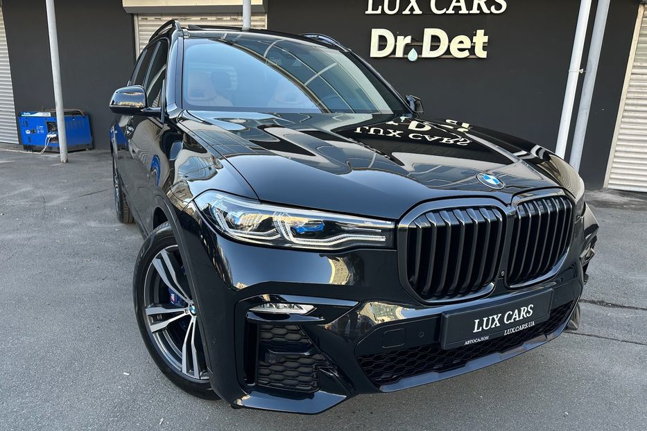 Продам BMW X7 M50i  2022 года в Киеве