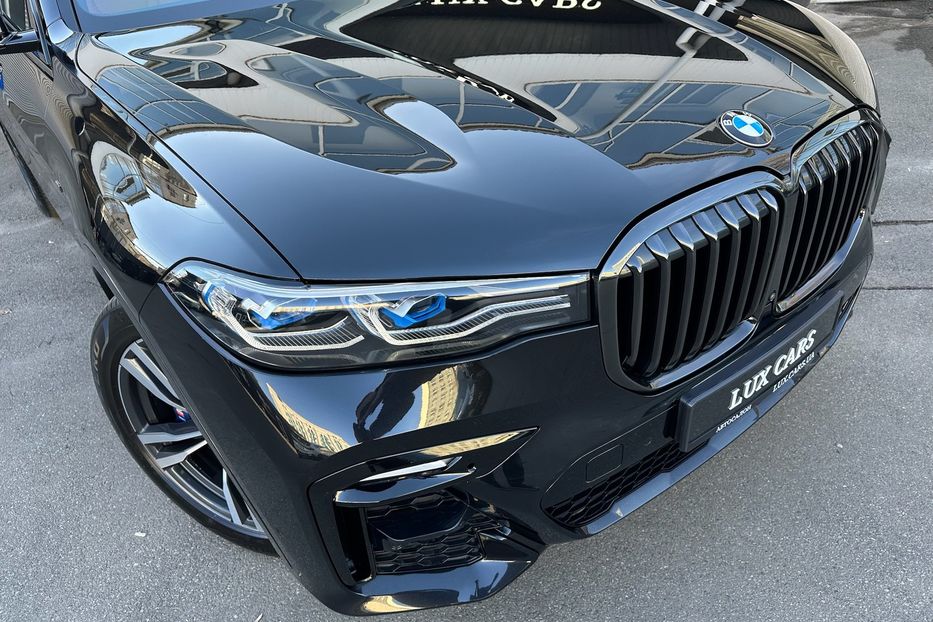 Продам BMW X7 M50i  2022 года в Киеве