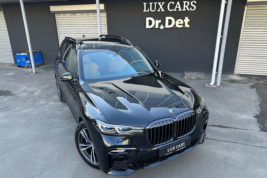 Продам BMW X7 M50i  2022 года в Киеве