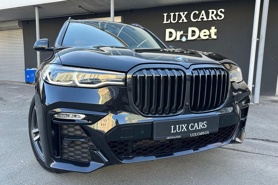 Продам BMW X7 M50i  2022 года в Киеве