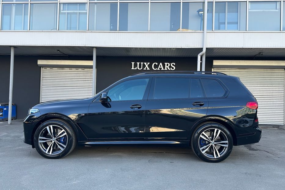 Продам BMW X7 M50i  2022 года в Киеве