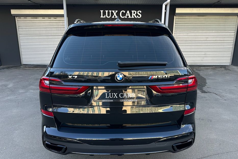 Продам BMW X7 M50i  2022 года в Киеве