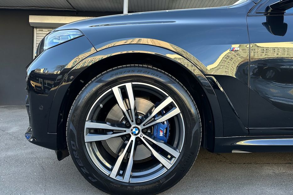 Продам BMW X7 M50i  2022 года в Киеве