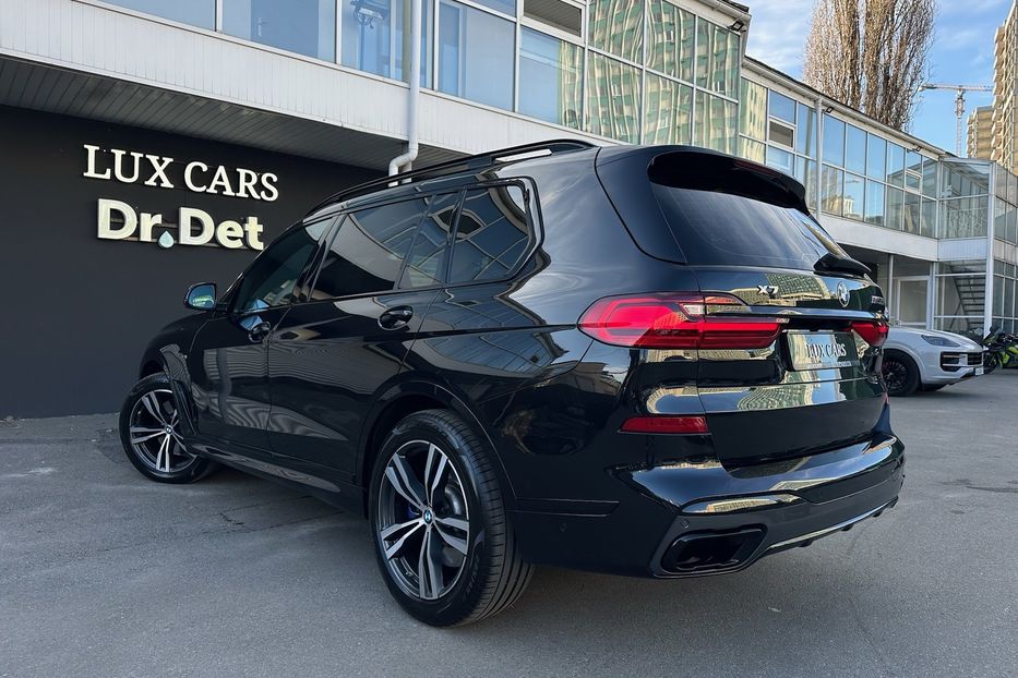 Продам BMW X7 M50i  2022 года в Киеве