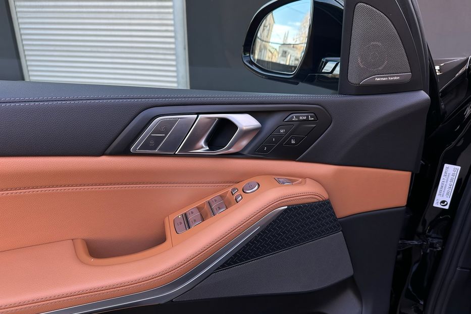 Продам BMW X7 M50i  2022 года в Киеве