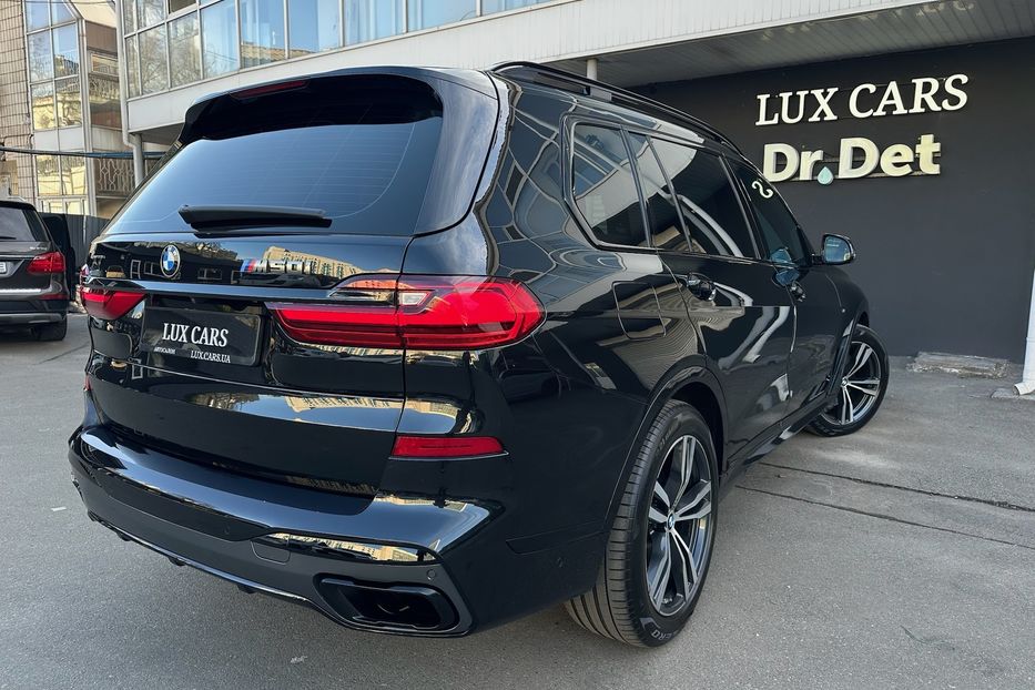 Продам BMW X7 M50i  2022 года в Киеве