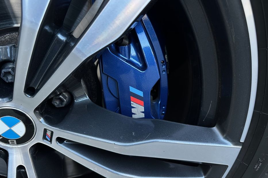 Продам BMW X7 M50i  2022 года в Киеве