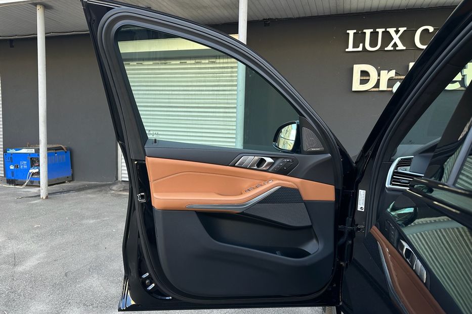 Продам BMW X7 M50i  2022 года в Киеве