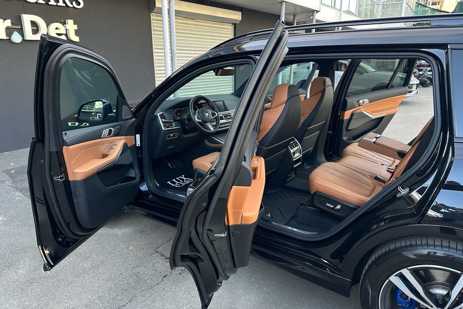 Продам BMW X7 M50i  2022 года в Киеве