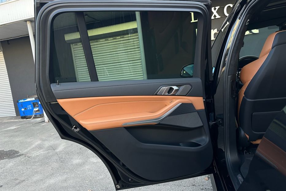 Продам BMW X7 M50i  2022 года в Киеве