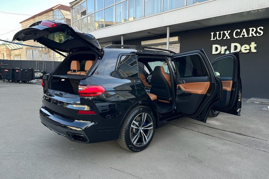 Продам BMW X7 M50i  2022 года в Киеве