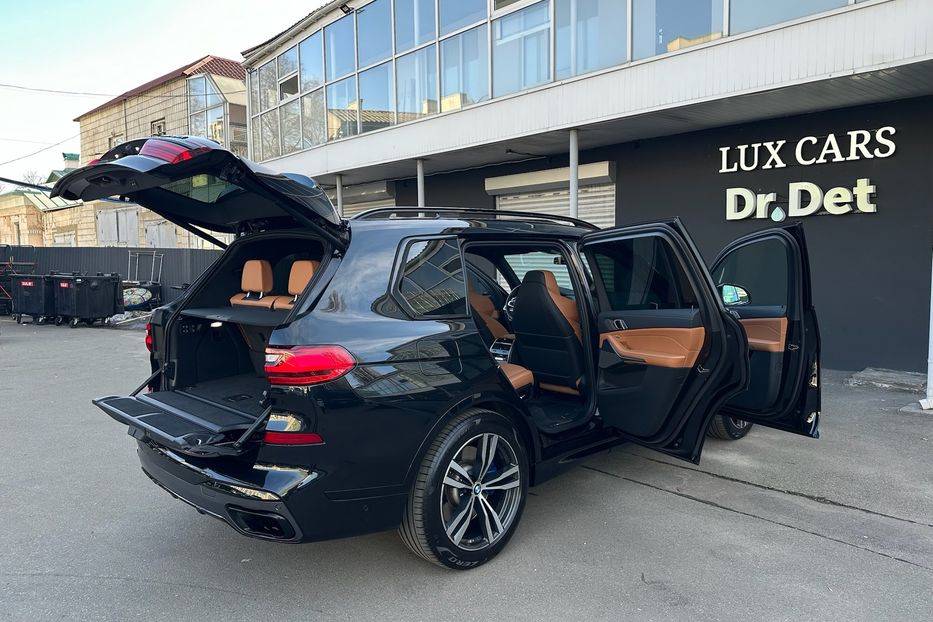 Продам BMW X7 M50i  2022 года в Киеве