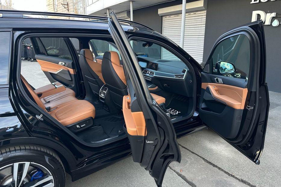 Продам BMW X7 M50i  2022 года в Киеве