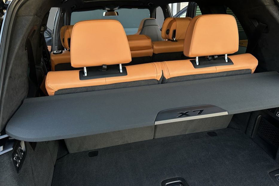 Продам BMW X7 M50i  2022 года в Киеве